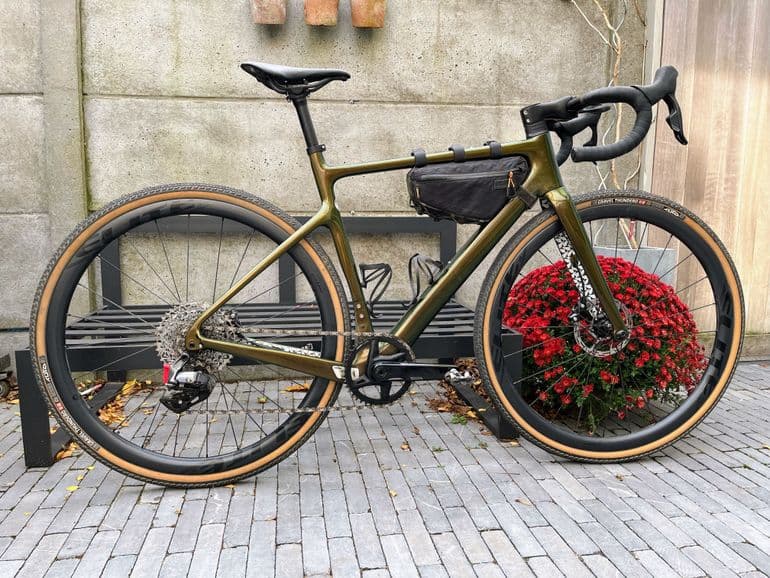 中華カーボンフレーム　グラベル　フル内装