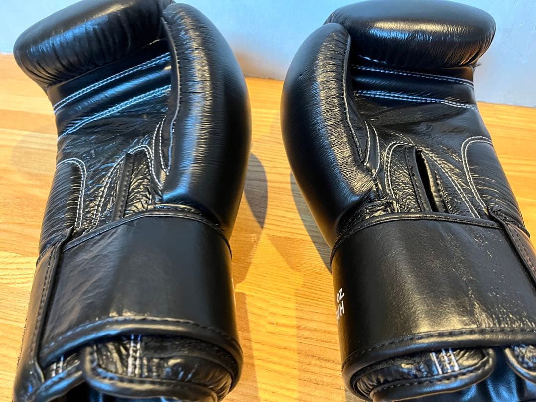 未使用品　新品13800円　WINDY ボクシンググローブ 黒 14オンス