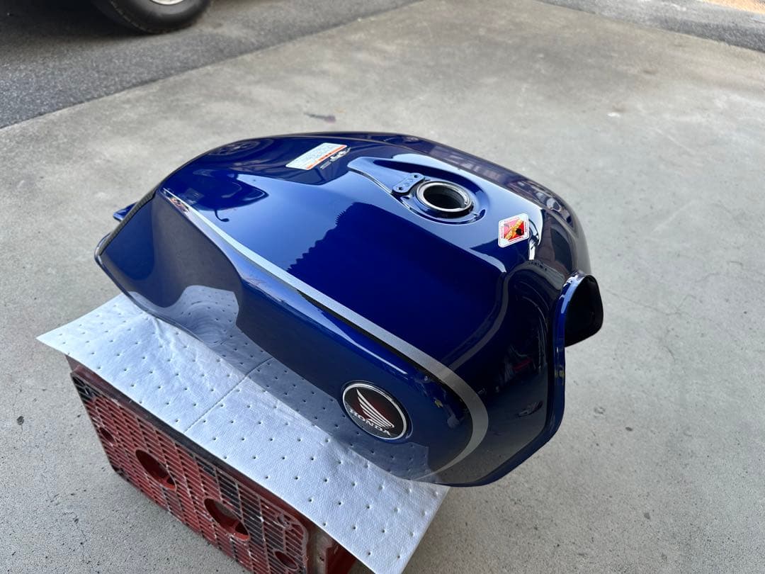 CB1100 燃料タンク