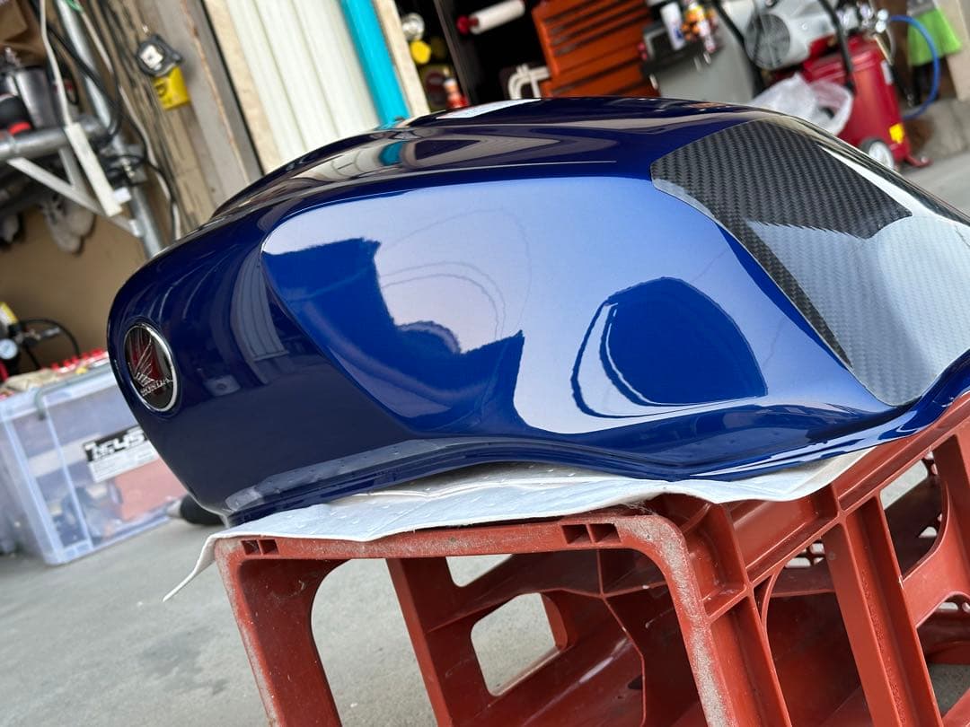 CB1100 燃料タンク