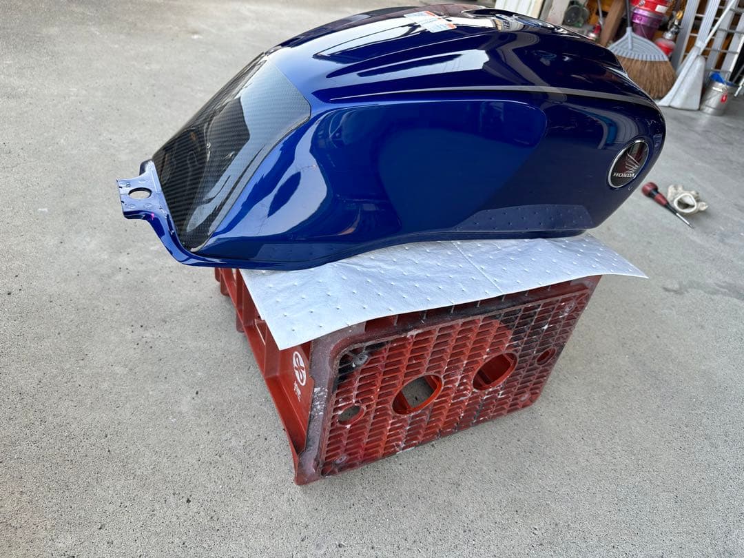 CB1100 燃料タンク