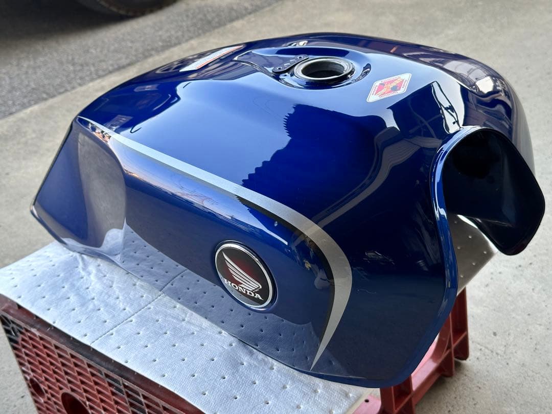 CB1100 燃料タンク