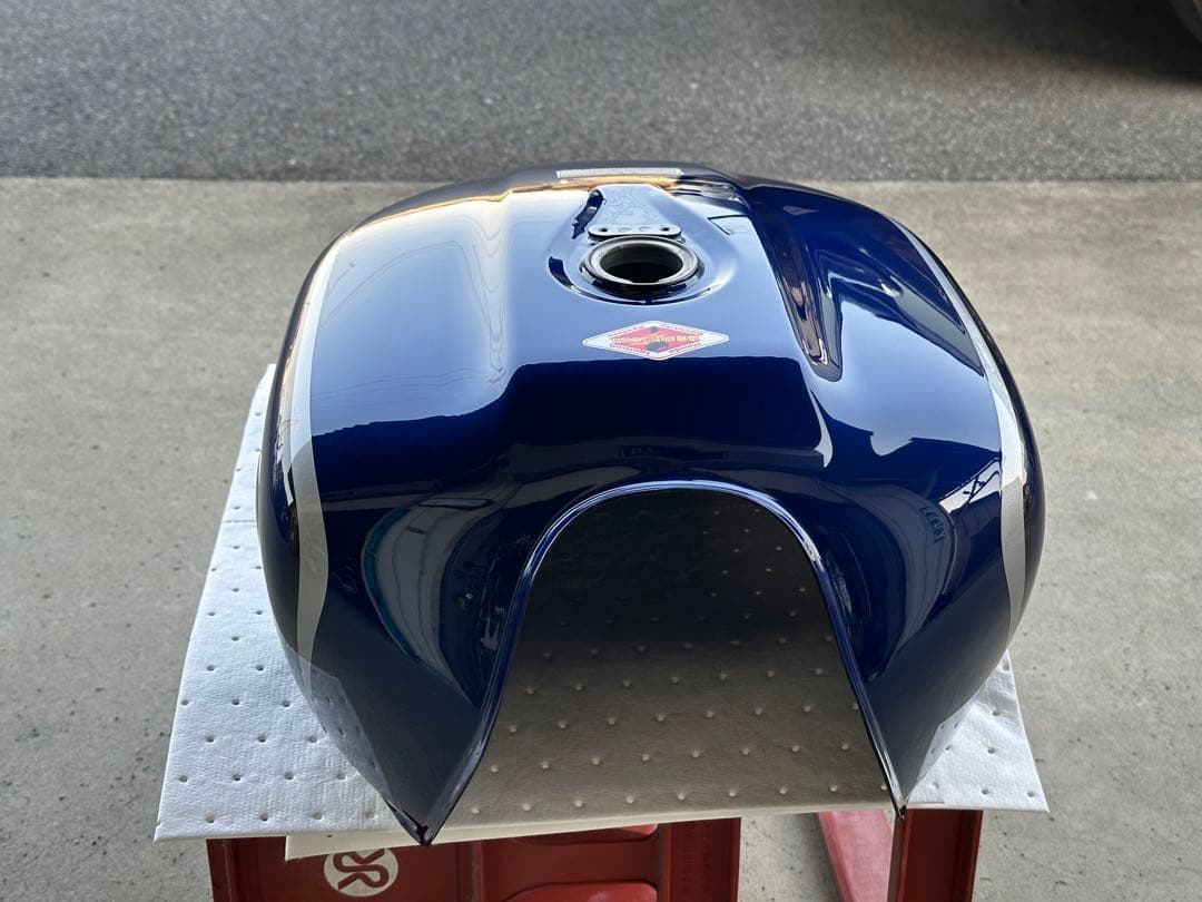 CB1100 燃料タンク