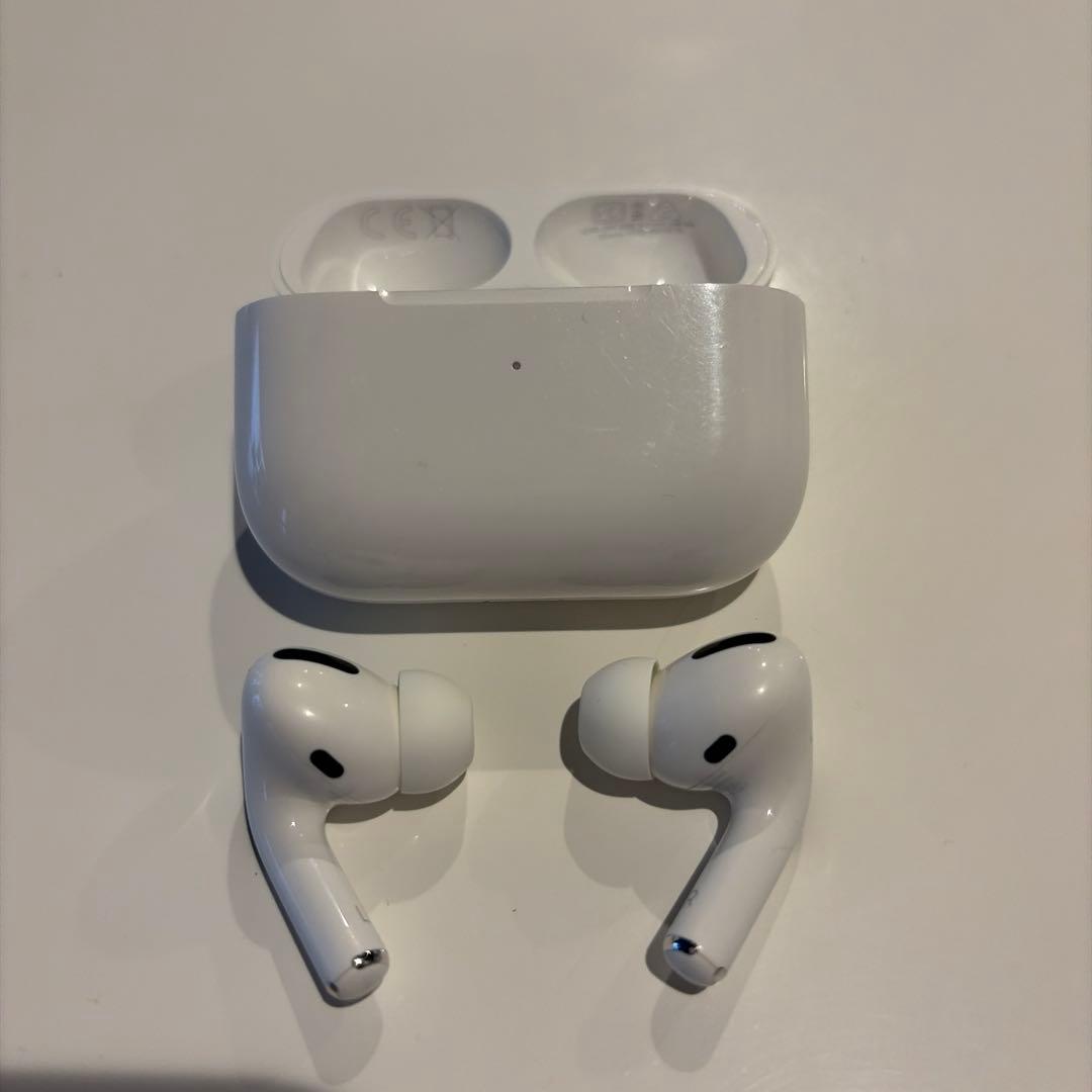 【HN】AirPods Pro 本体と充電ケース