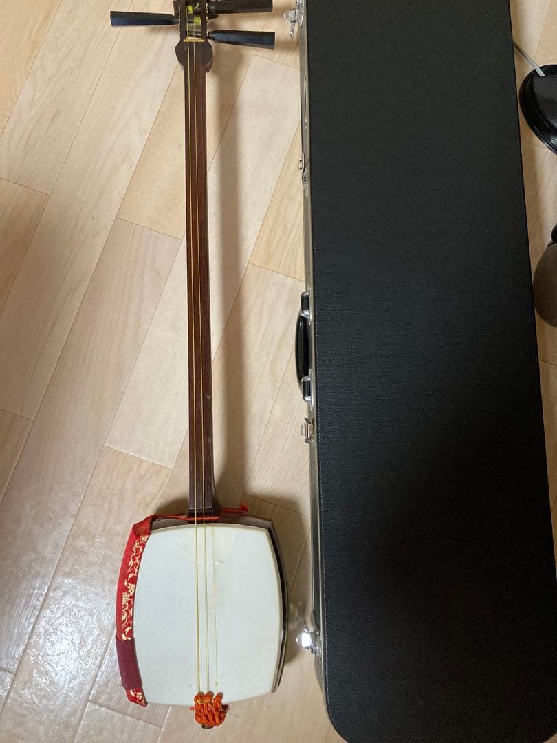 三味線　皮破れあり　ハードケース付き