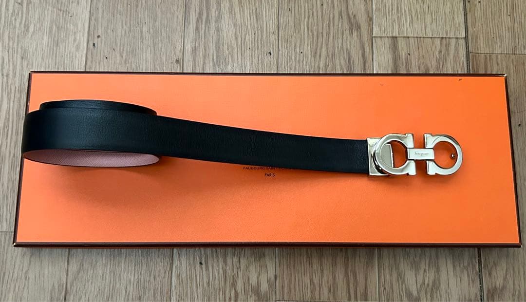 フォラガモ　ダブルガンチーニ　リバーシブルレザーベルト　美品　黒×ピンク