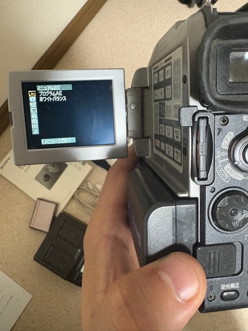 ビデオカメラ Sony Handycam DCR-PC120