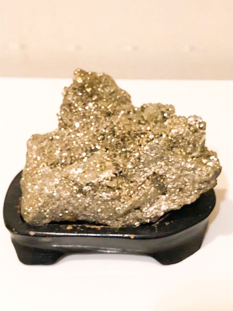 パイライト 自然石 黒色台座付き