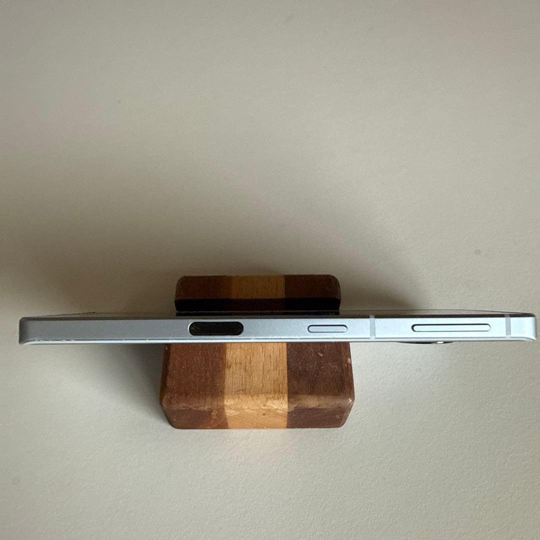 AQUOS sense7 sh-53c　ドコモスマートフォン本体　水色