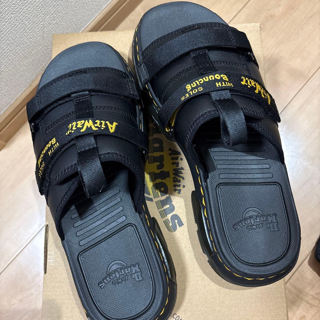 ゆ*ば様 [最終値下げ] Dr. Martens ブラック サンダル