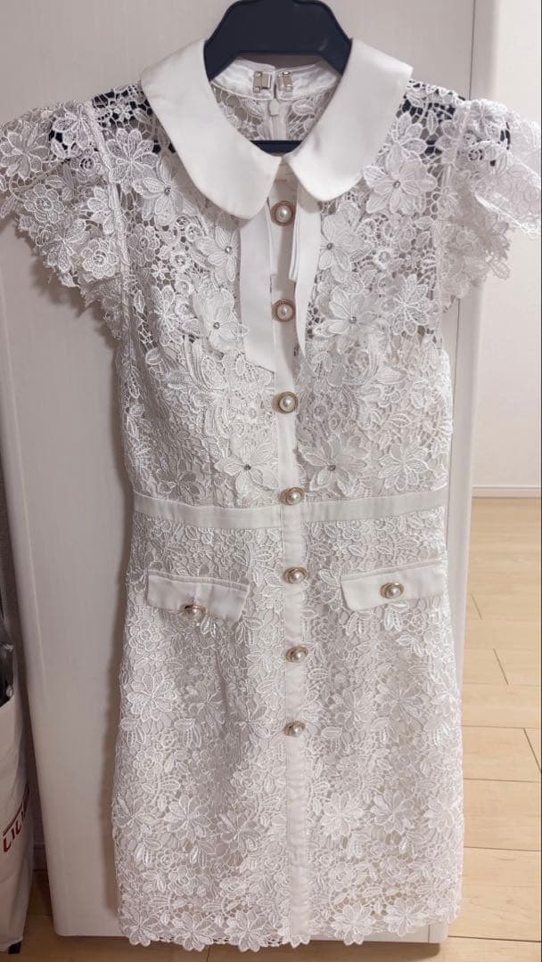 ローブドフルール　襟付きリボン/ フラワーレース/ ミニドレス　ホワイト