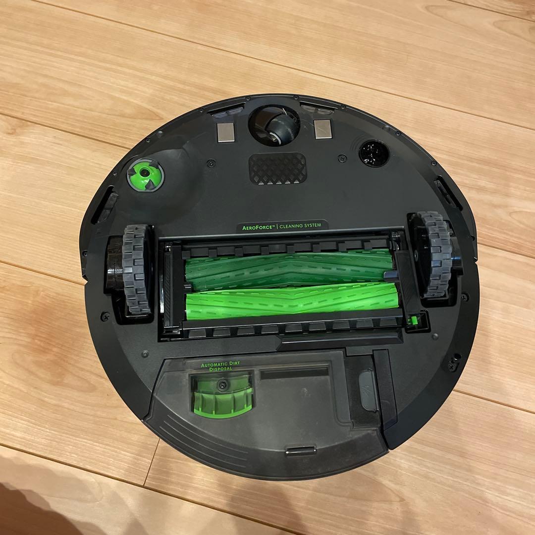 【早い者勝ち】アイロボット　ルンバ　ロボット掃除機 自動ゴミ収集機能付き i5+