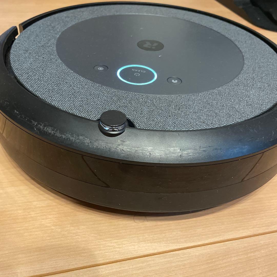 【早い者勝ち】アイロボット　ルンバ　ロボット掃除機 自動ゴミ収集機能付き i5+