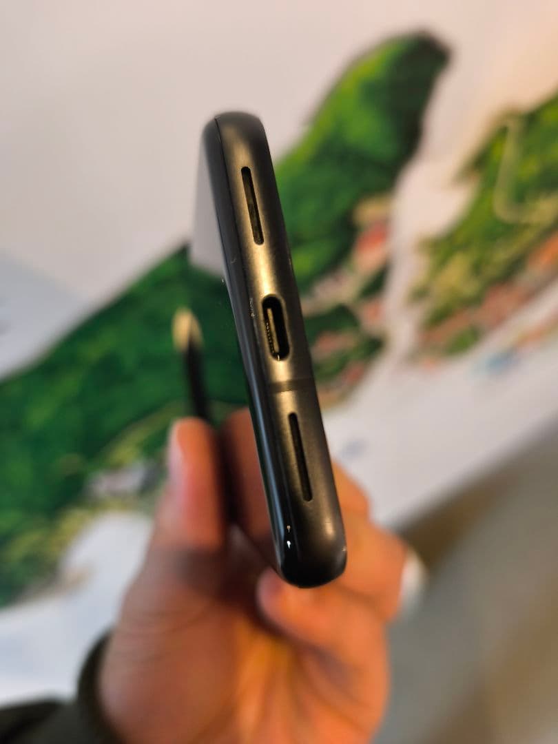 Google Pixel8 spigenケース付き