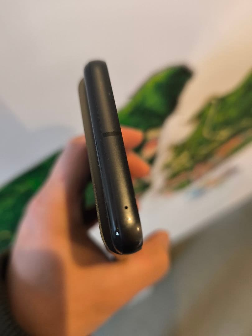 Google Pixel8 spigenケース付き