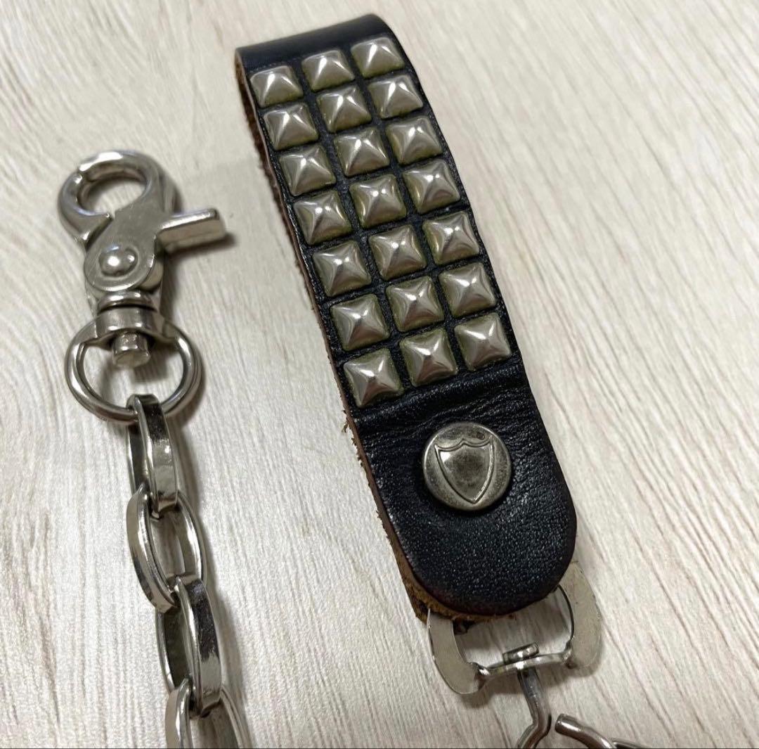 HTCレザー ウォレットチェーン ブラック　ピラミッド シルバー