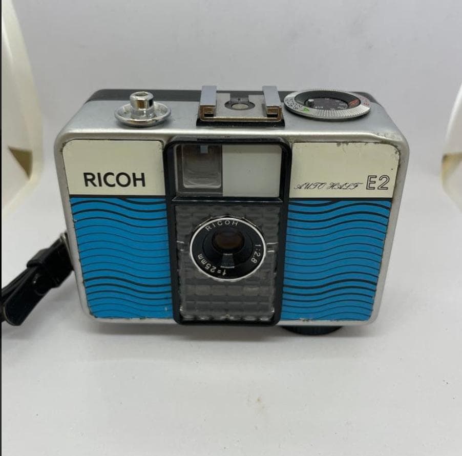【ジャンク】ケース、ストラップ付 RICOH AutoHalf E2