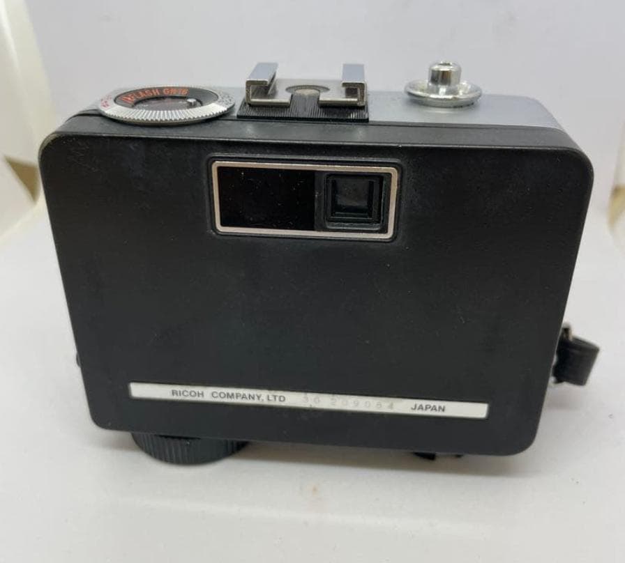 【ジャンク】ケース、ストラップ付 RICOH AutoHalf E2