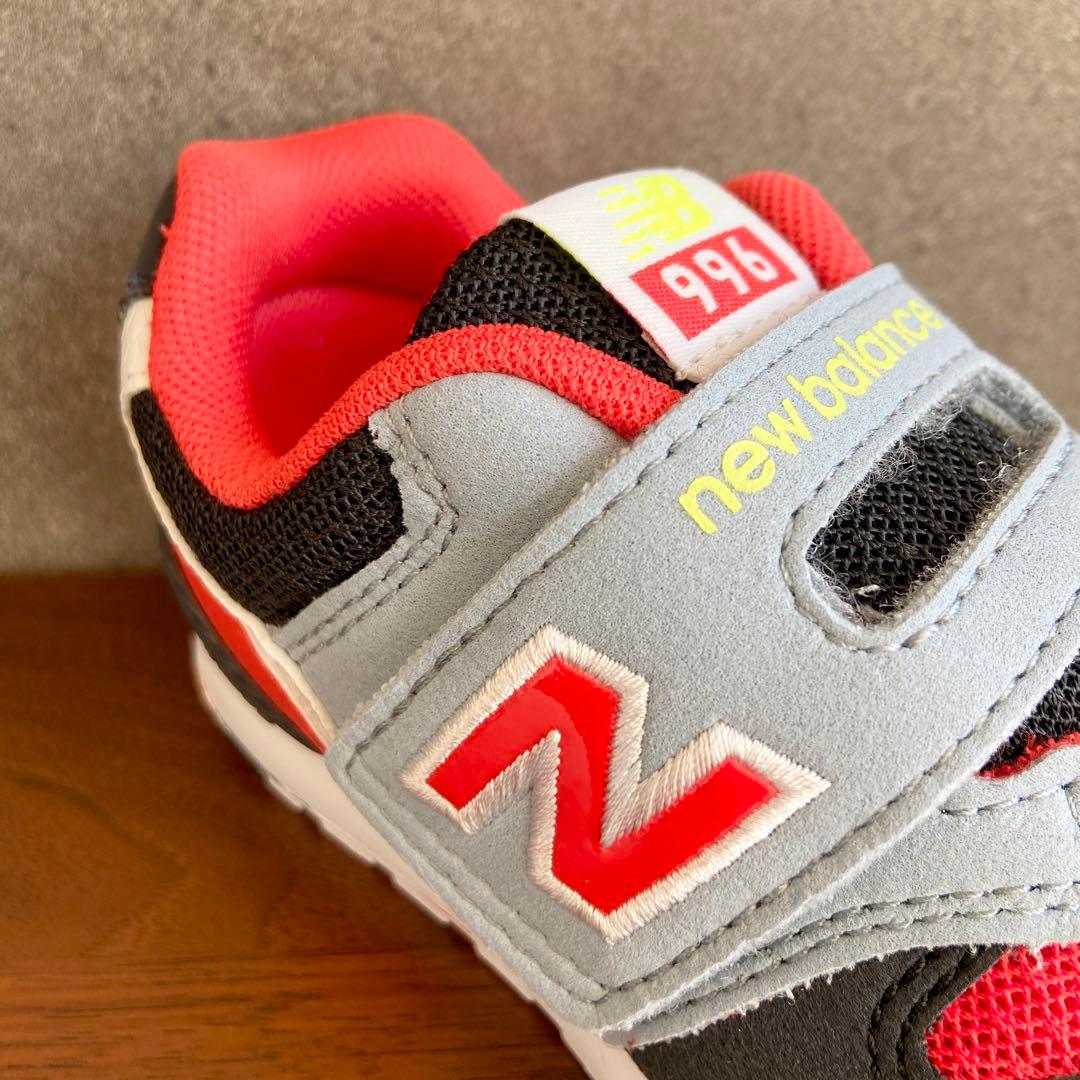 【新品】16センチ レッド×ブラック ニューバランス スニーカー キッズ