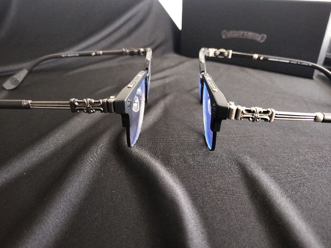 マットシルバー装飾付きマットブラックフレーム　伊達メガネ　クロムハーツ好きに！