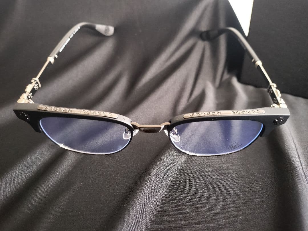 マットシルバー装飾付きマットブラックフレーム　伊達メガネ　クロムハーツ好きに！