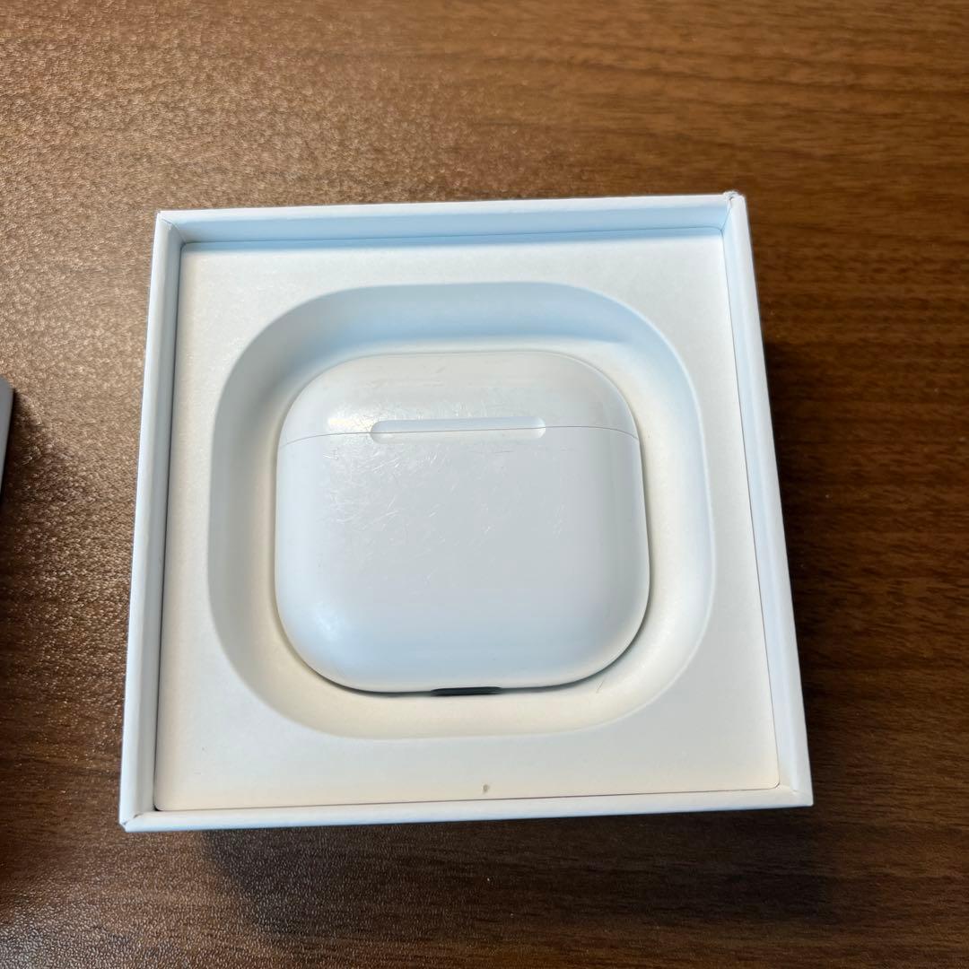 AirPods4 ノイキャン搭載　中古