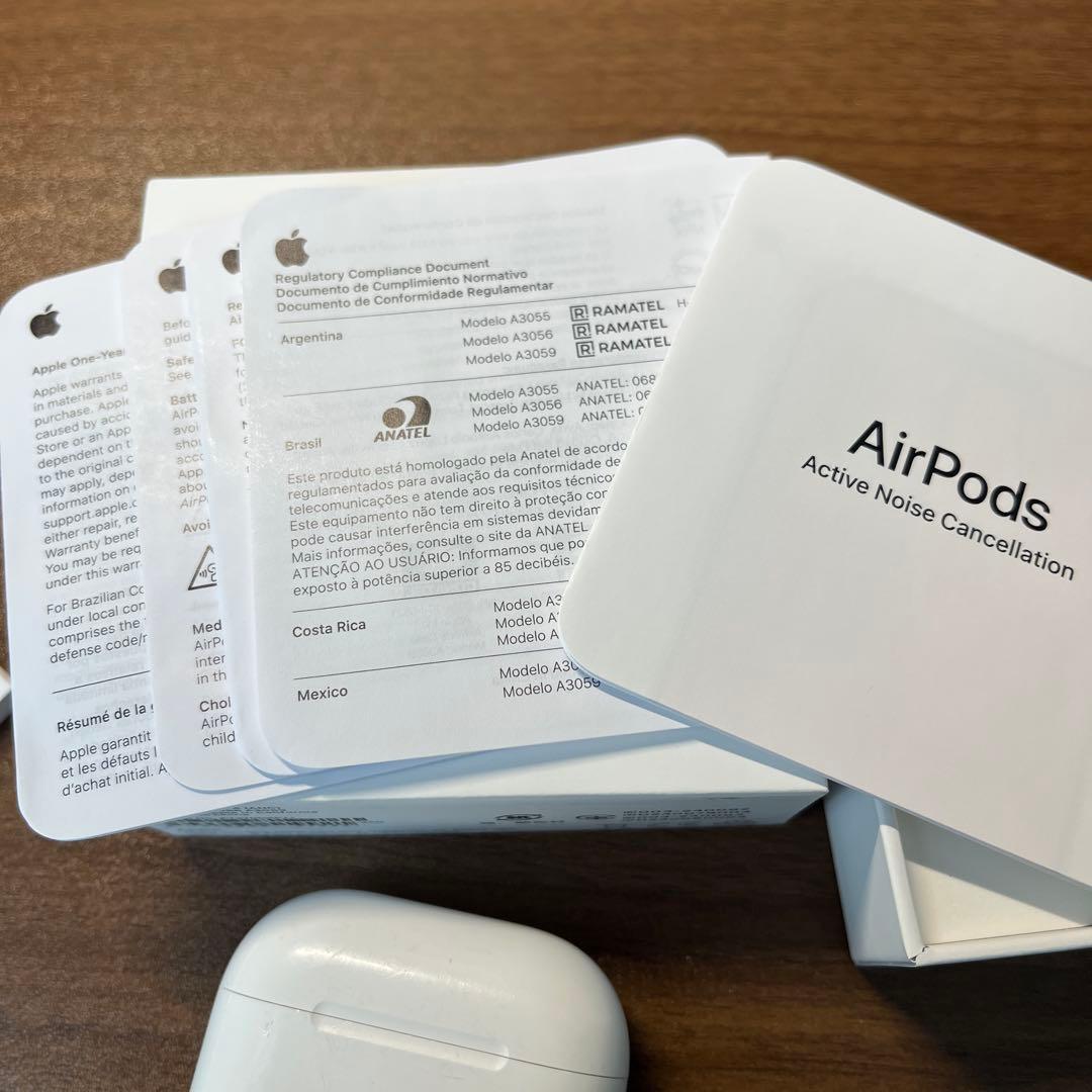 AirPods4 ノイキャン搭載　中古