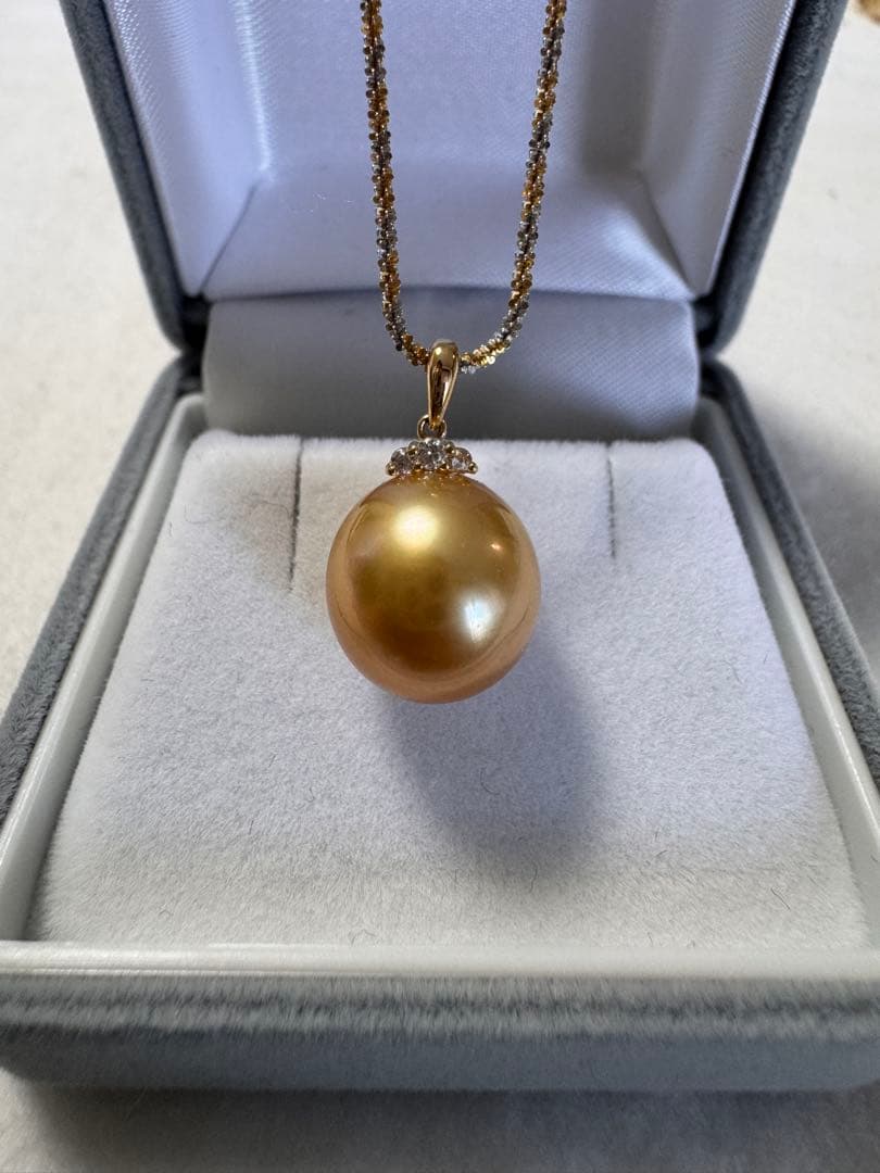 新品　オーロラ級　南洋白蝶ゴールデンパールペンダント