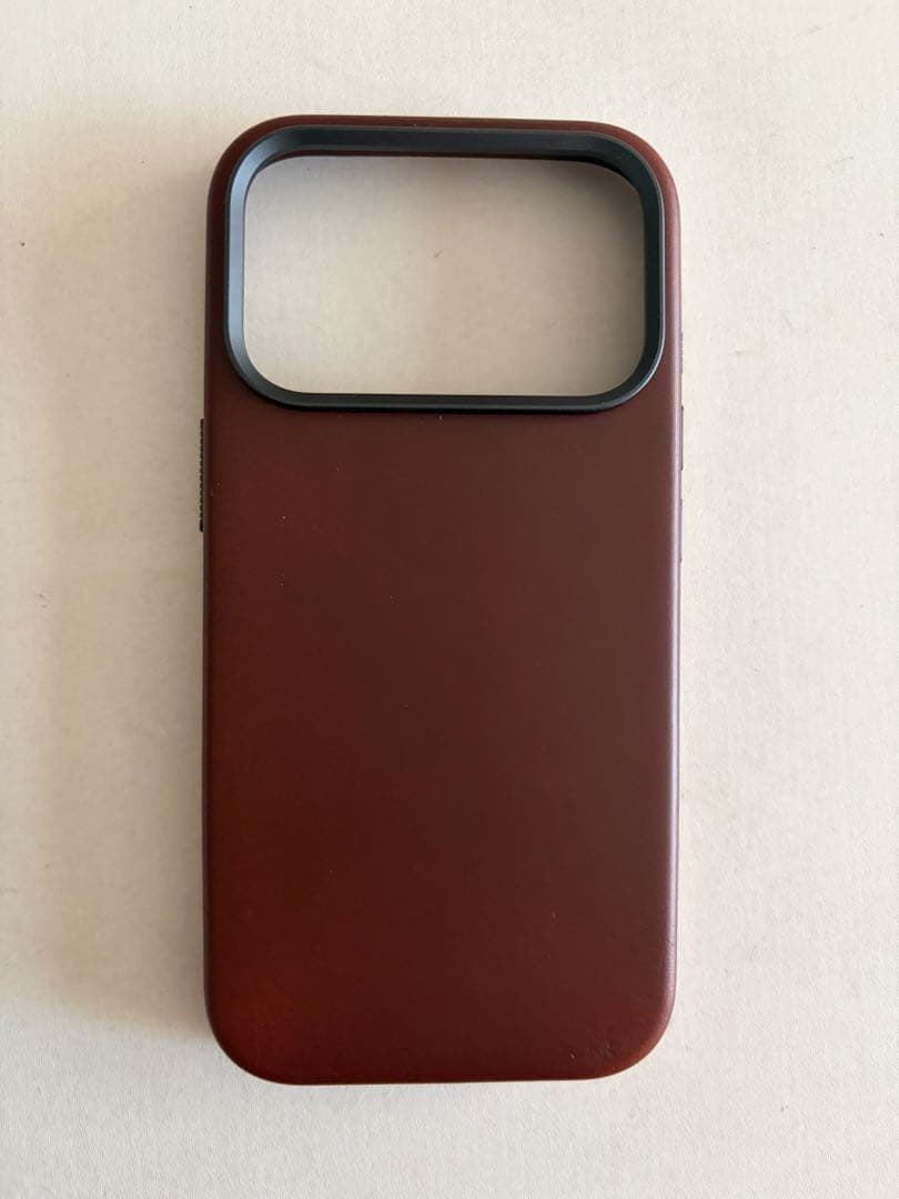 iPhoneアクセサリー NOMAD TRADITIONAL CASE iPhone 17Pro BRN