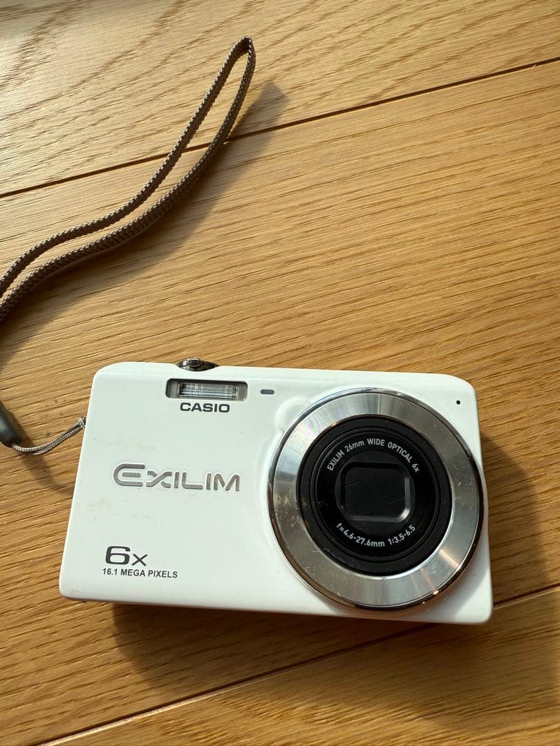 CASIO EXILIM 16.1メガピクセル デジタルカメラ