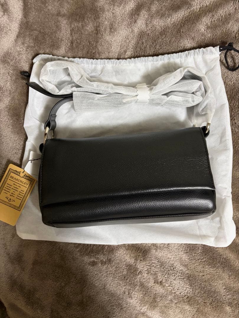 BEARDSLEY ビアズリー　レザーボディバッグ　新品未使用タグ付き