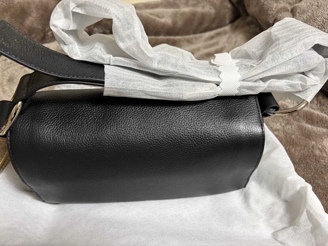 BEARDSLEY ビアズリー　レザーボディバッグ　新品未使用タグ付き