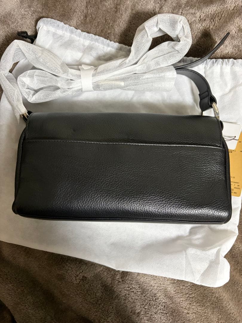 BEARDSLEY ビアズリー　レザーボディバッグ　新品未使用タグ付き