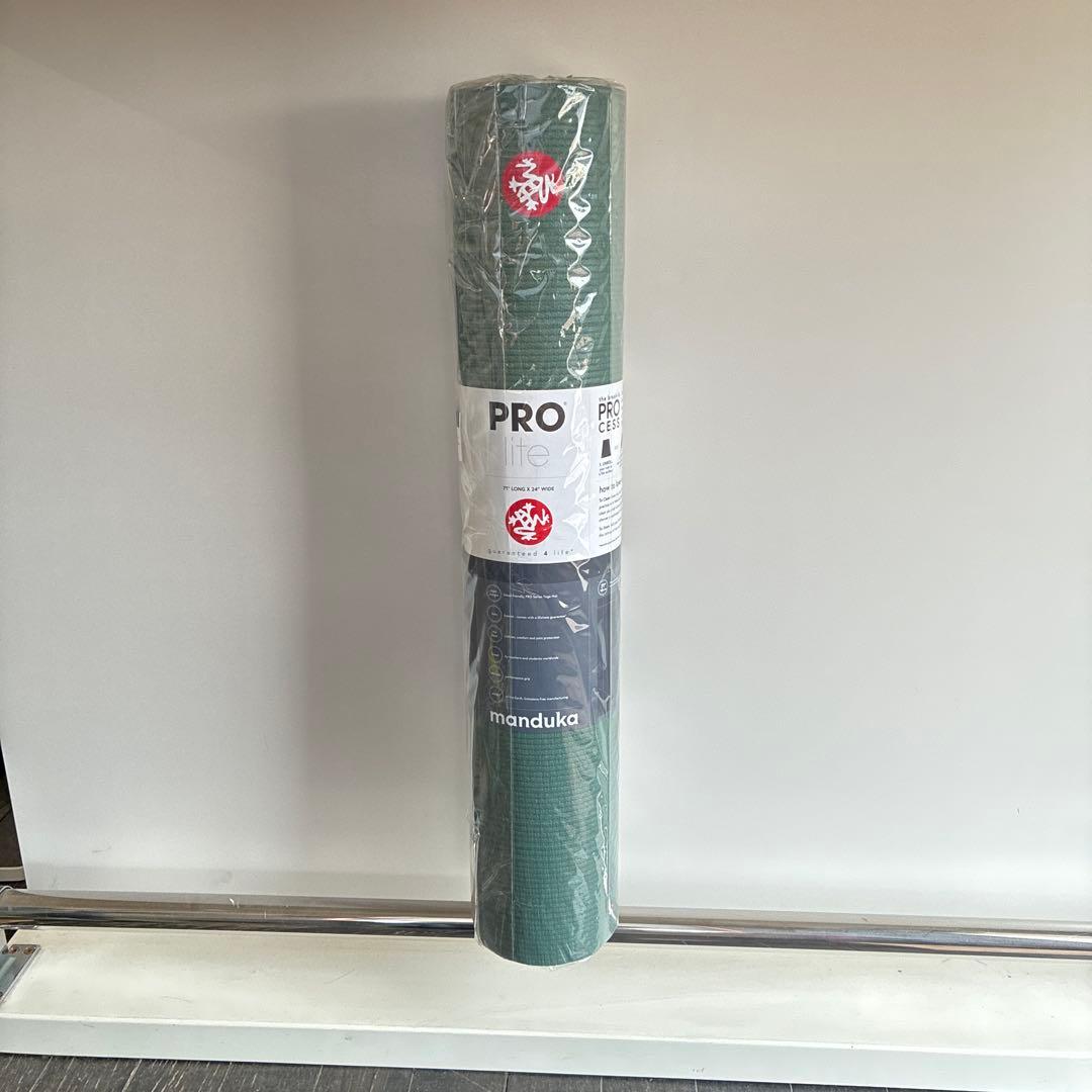 マンドゥカ プロライト　ヨガマット（5ミリ）ブラックゼージ（グリーン）Ｆサイズ