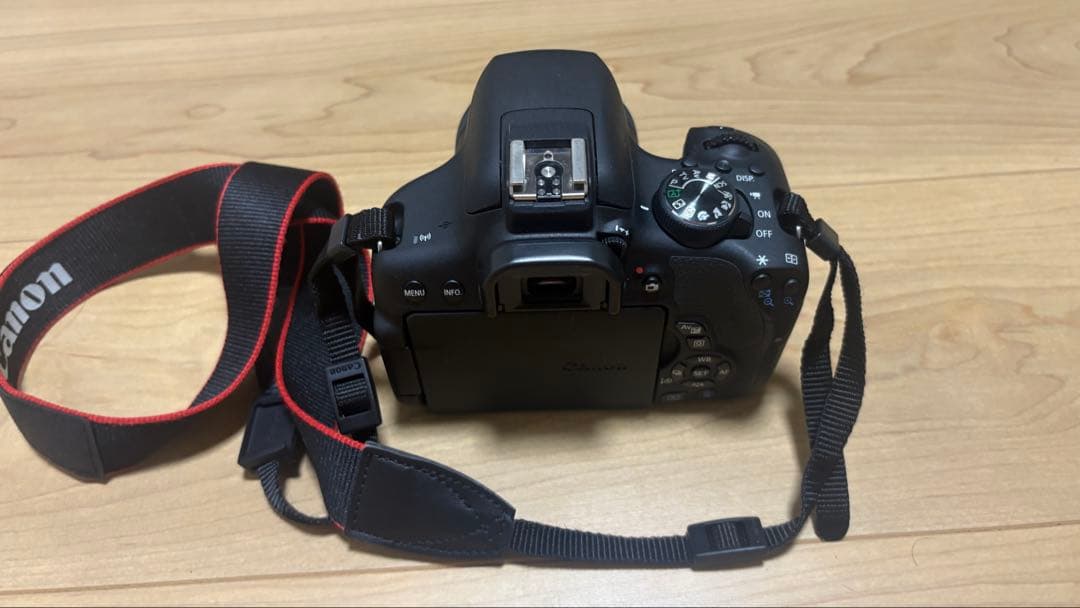 Canon EOS Kiss X8i デジタル一眼レフカメラ　レンズセット