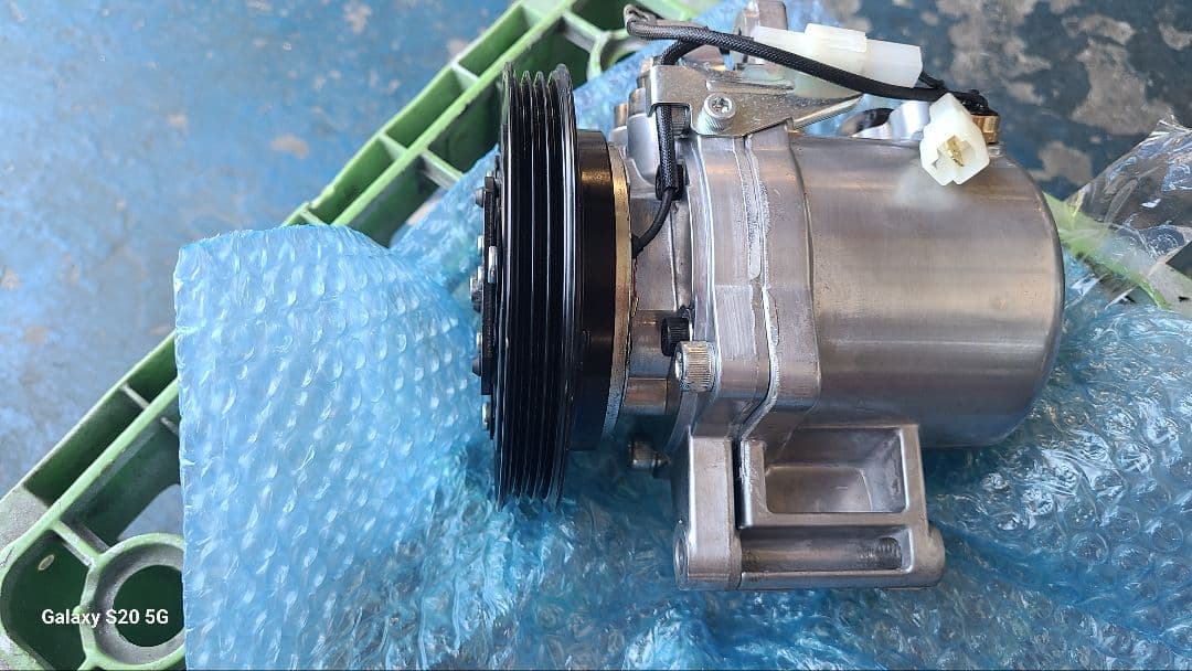 タント L375S L575S エアコンコンプレッサー 88320-B2060