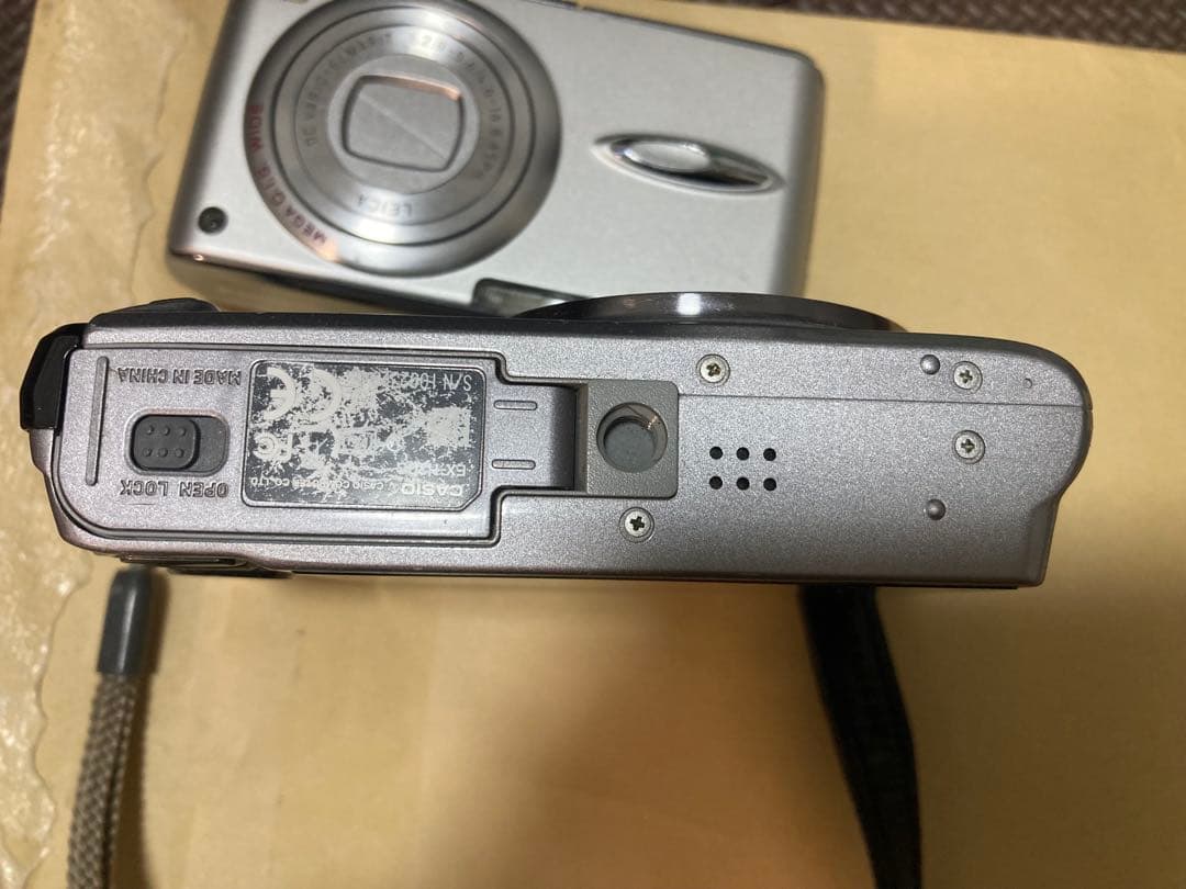 デジタルカメラ Panasonic DMC-FX01 CASIO EXILIM 14.1MP