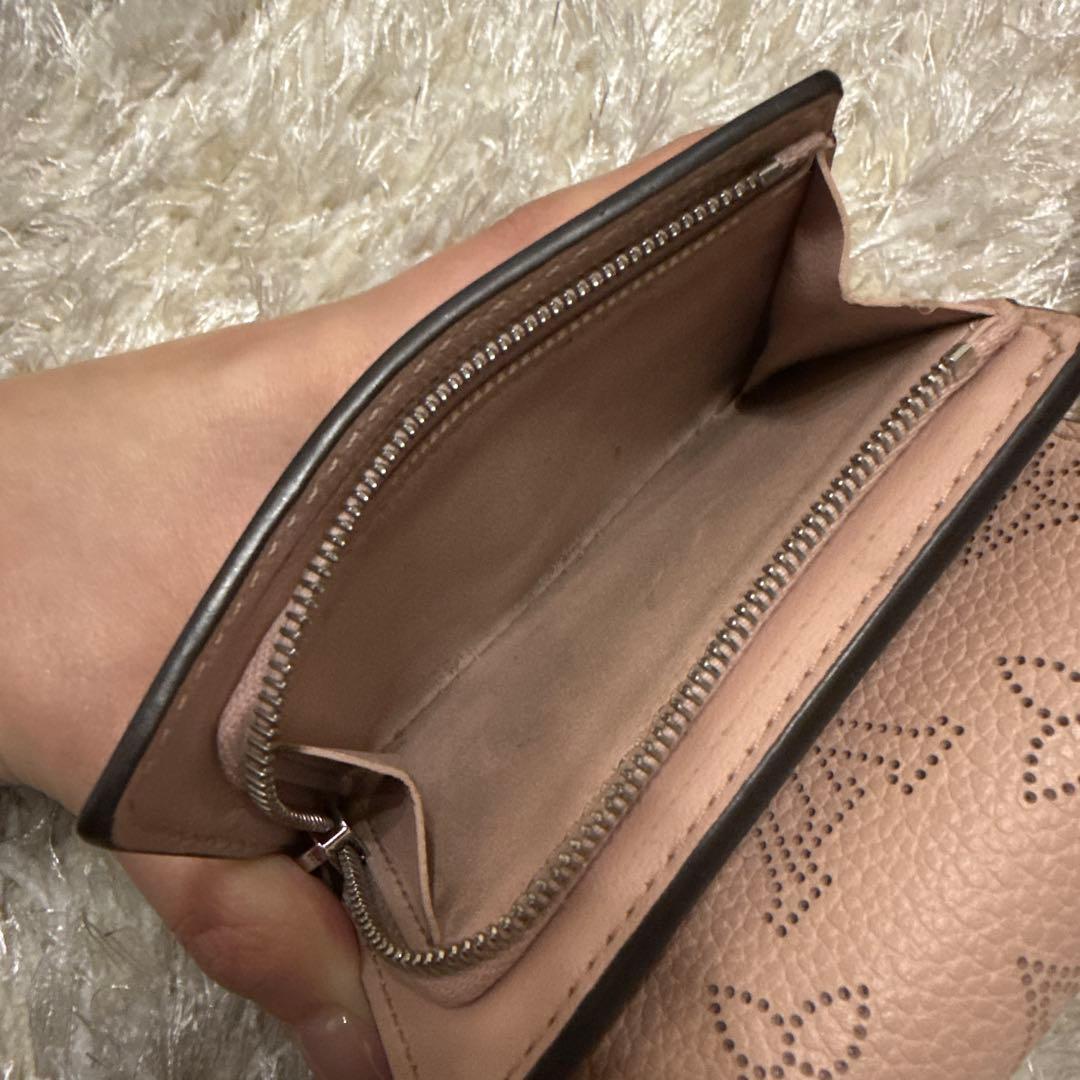 ヴィトン マヒナ ポルトフォイユ イリスXS 折り財布