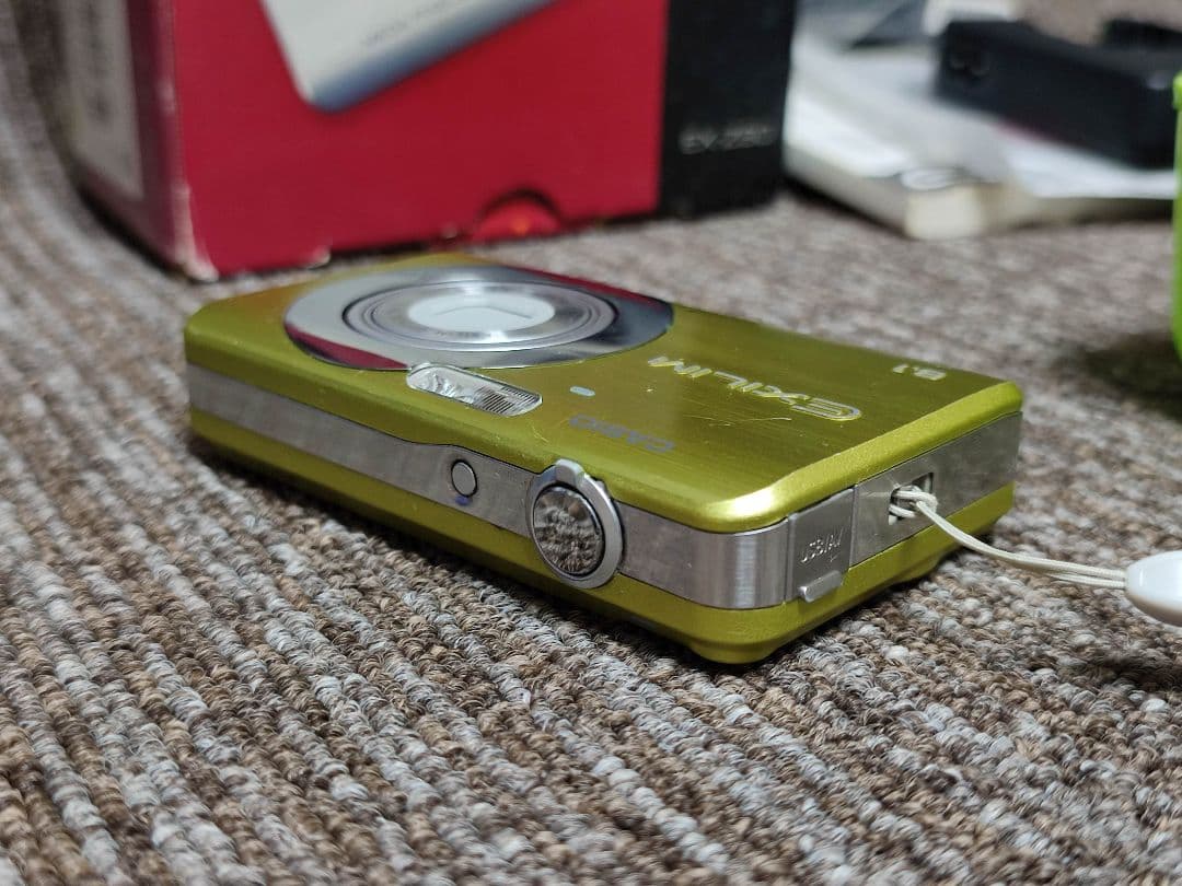 CASIO EXILIM EX-Z80 カシオ デジカメ　コンデジ