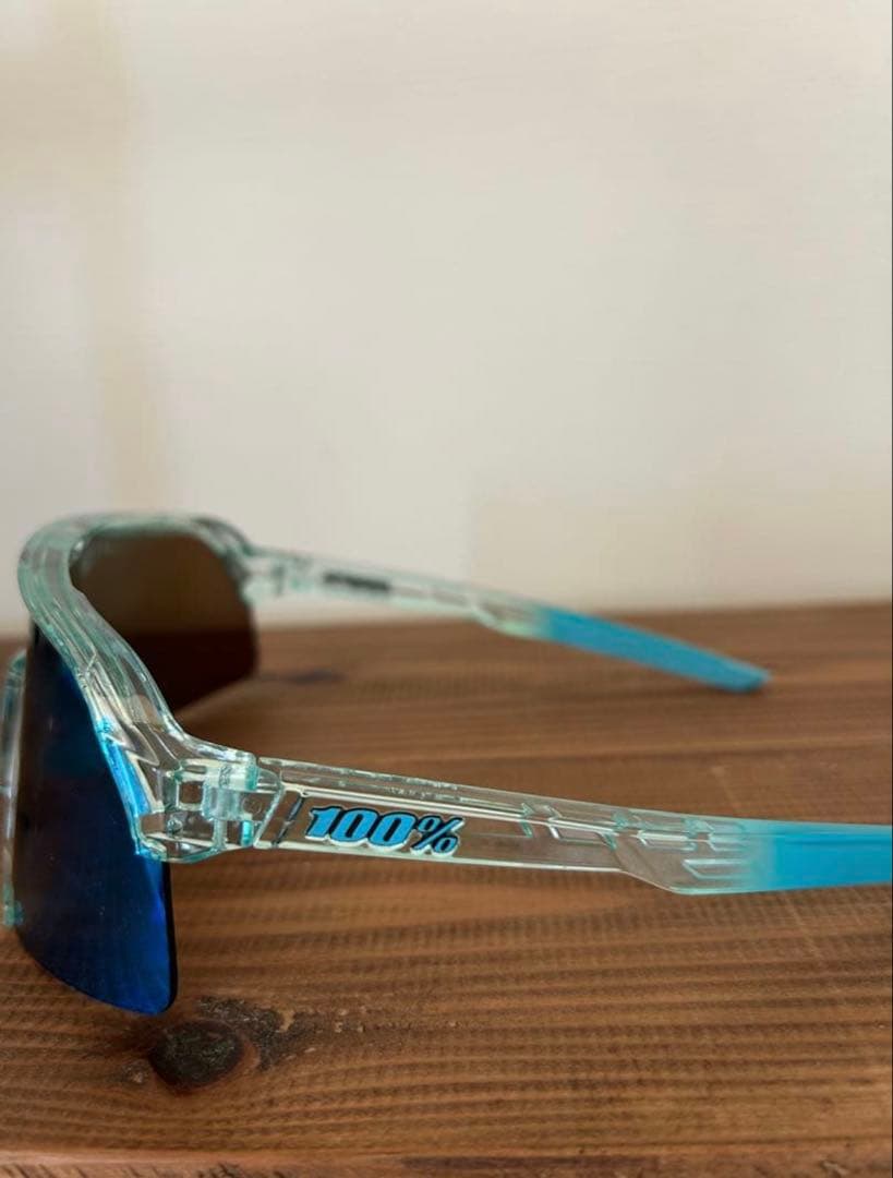 100% スポーツサングラス 青色レンズ クリアフレーム ワンハンドレッド