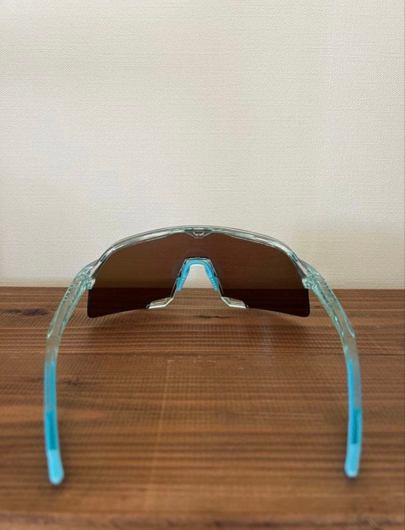 100% スポーツサングラス 青色レンズ クリアフレーム ワンハンドレッド
