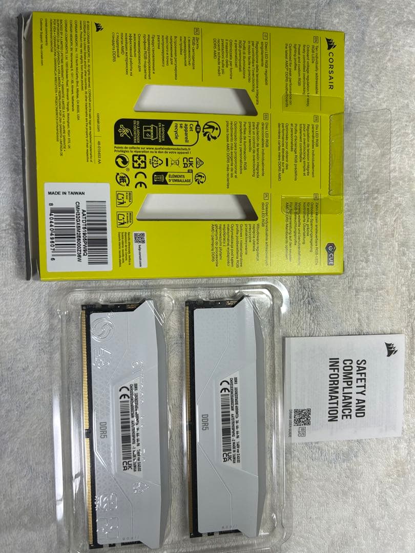 メモリー CORSAIR RGB 6000MHz CMH32GX5M2E6000Z36W