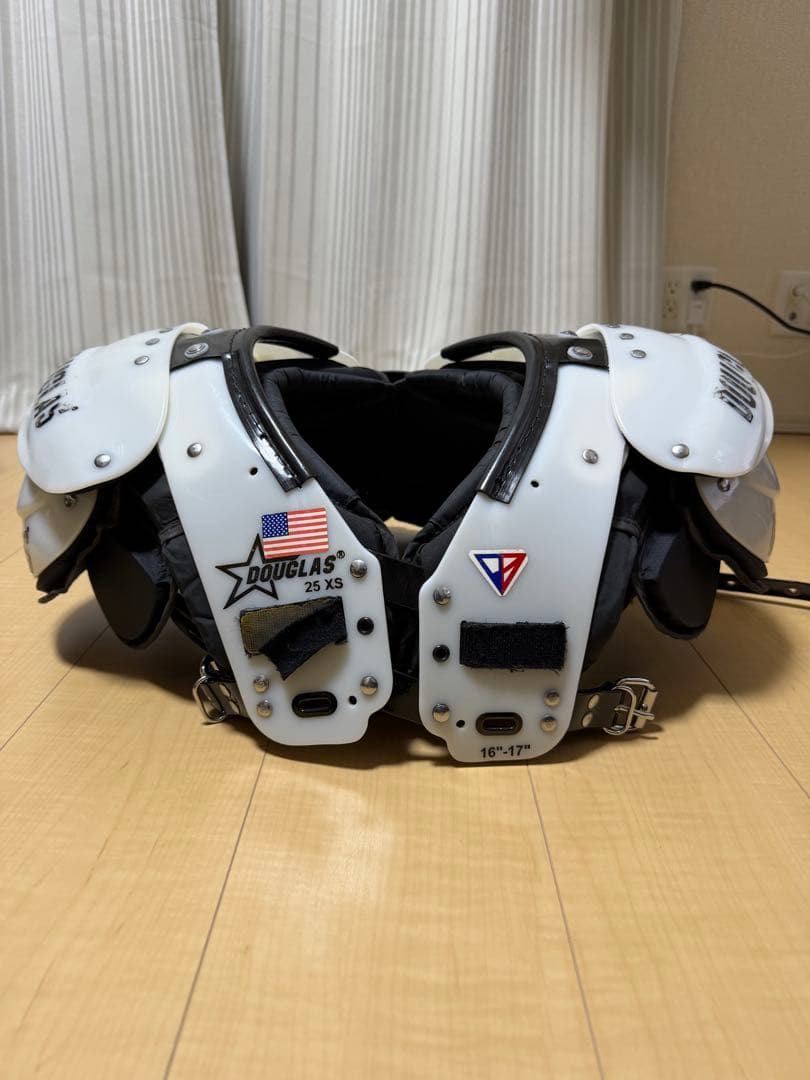 アメリカンフットボール　ショルダー