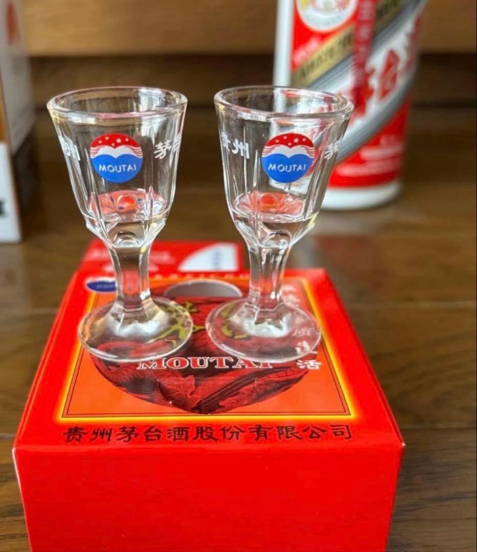 新品未開封　貴州茅台酒 Moutai 白酒 500ml 53%箱、袋、グラス付き