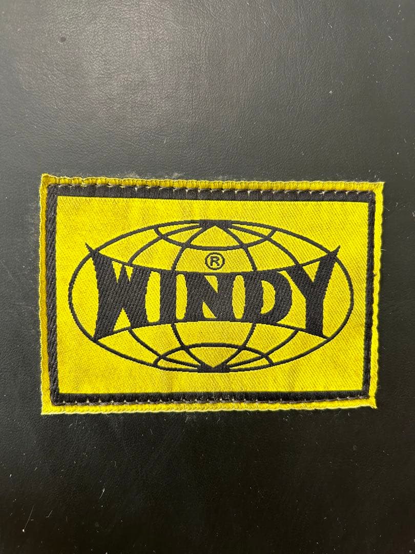 WINDY LKP キックミット　キックボクシング　ムエタイ　格闘技