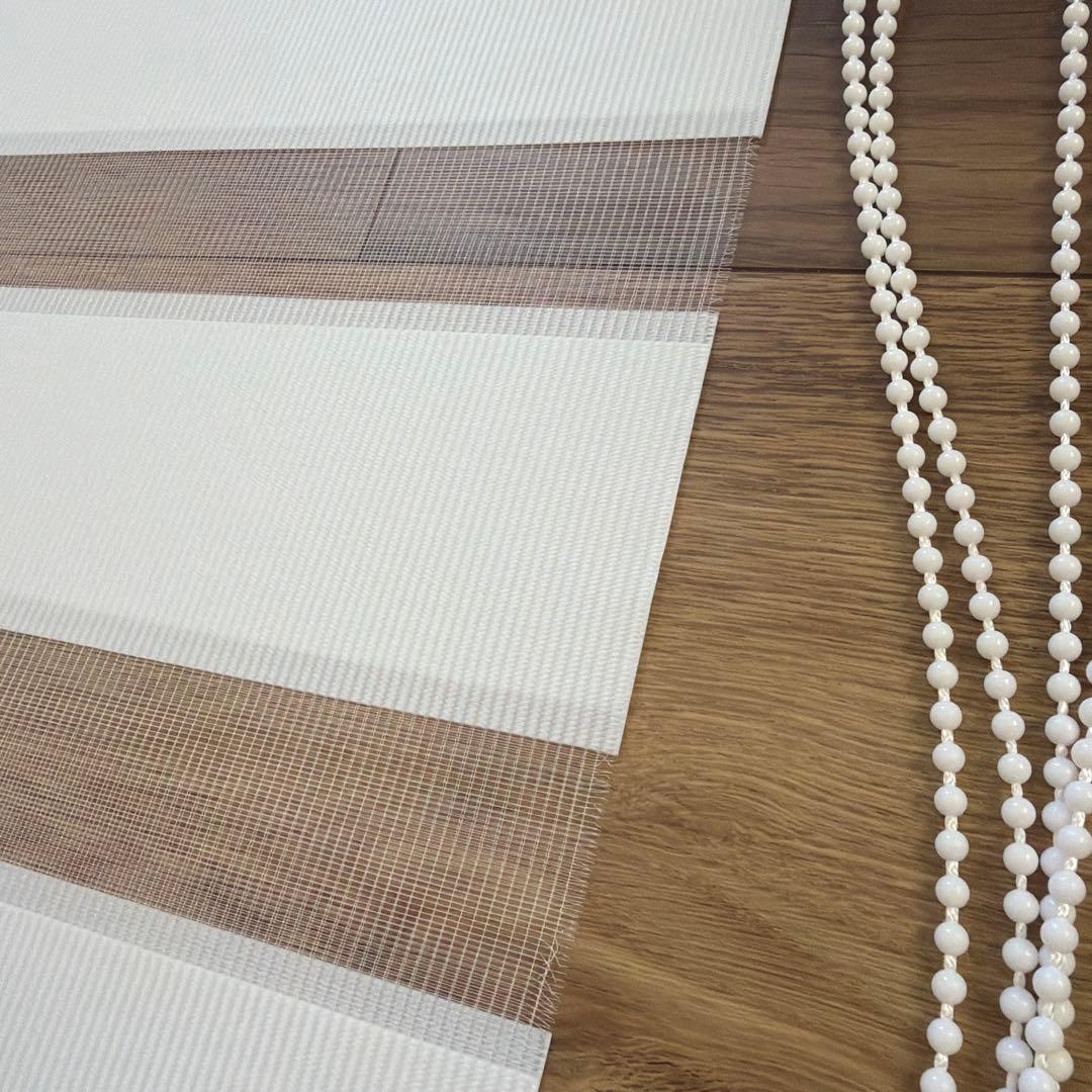 2本セット　ホワイト ストライプ 調光ロールスクリーン　NITORI製