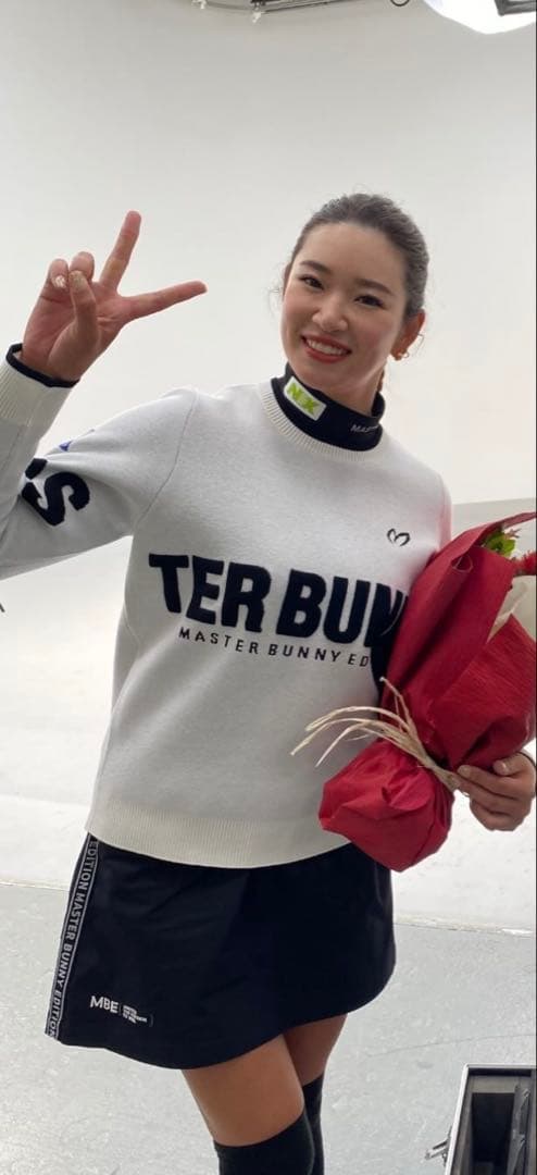 【新品】MASTER BUNNY EDITION クルーネックニットプルオーバー
