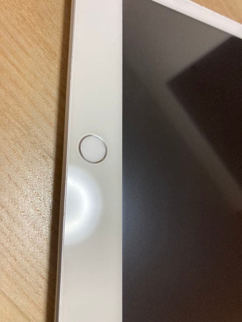 【Suuu】iPad WI-FI 32GB　第6世代【注意あり】