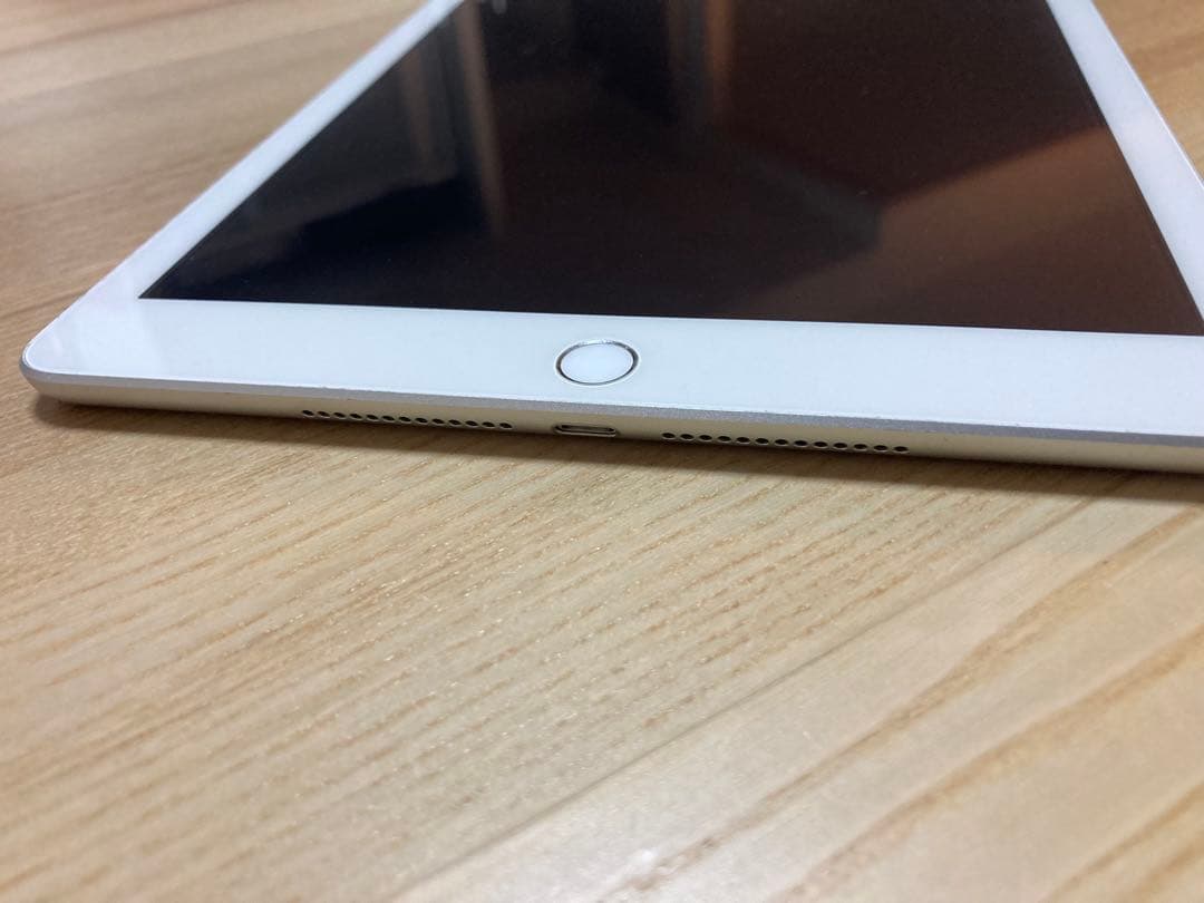 【Suuu】iPad WI-FI 32GB　第6世代【注意あり】