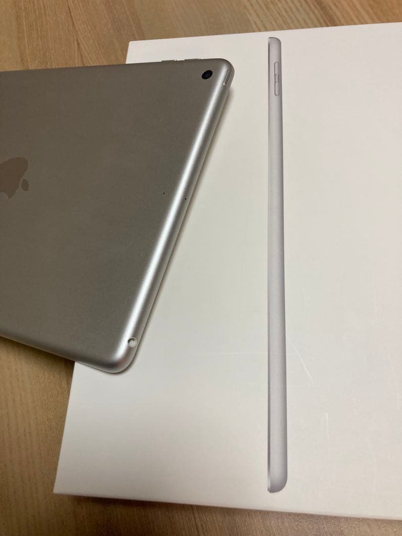 【Suuu】iPad WI-FI 32GB　第6世代【注意あり】